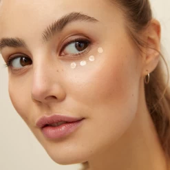 NIVEA Cellular Filler 3in1 Augenpflege Concealer Dunkel 14 NIVEA Cellular Filler 3in1 Augenpflege Concealer Dunkel -hochwertige Pflegeprodukte MAM 7212668 SHOP IMAGE 1.4