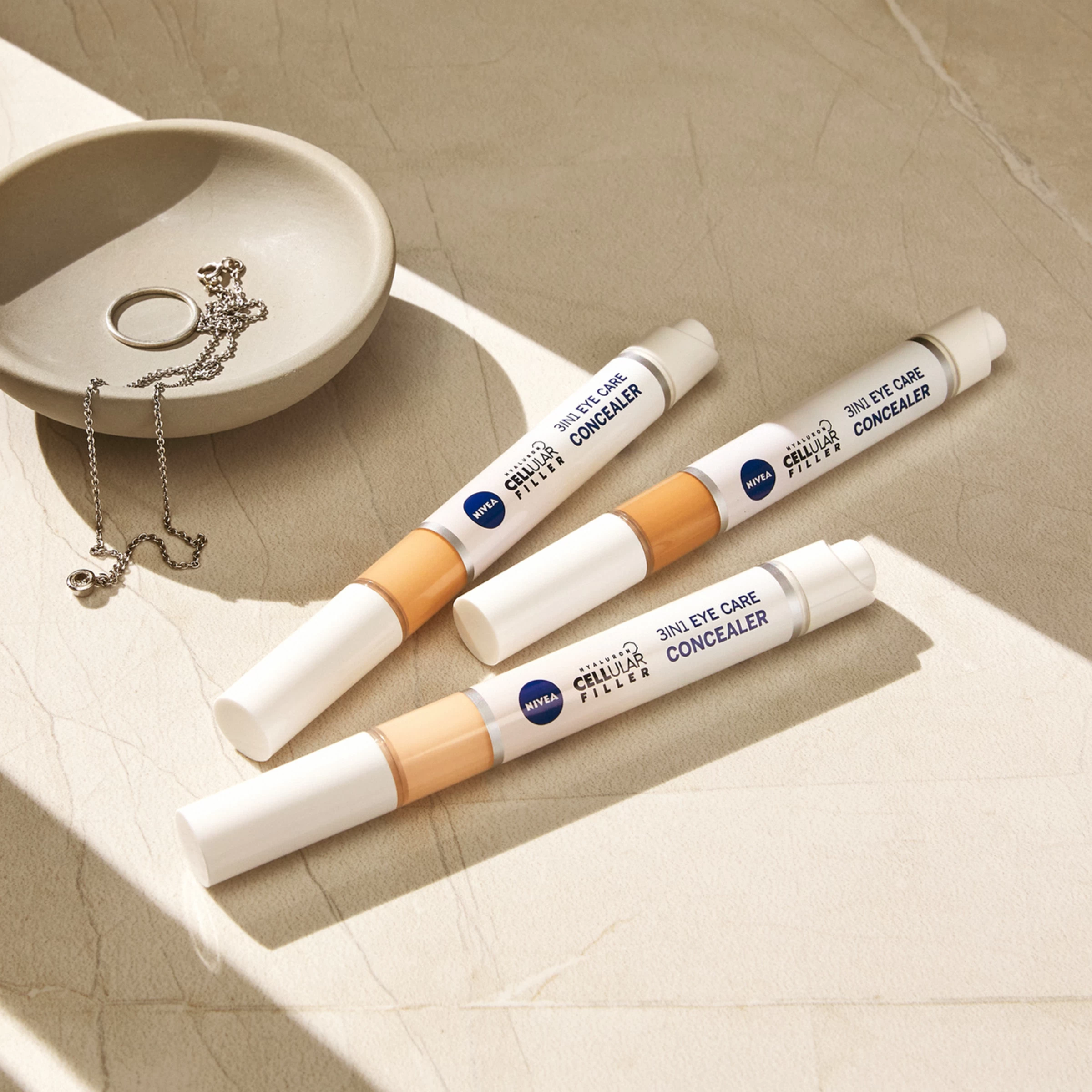 NIVEA Cellular Filler 3in1 Augenpflege Concealer Dunkel 10 NIVEA Cellular Filler 3in1 Augenpflege Concealer Dunkel – Bild 8