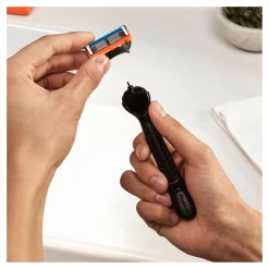 Gillette® Fusion5 Power Rasierklingen 9 Gillette® Fusion5 Power Rasierklingen -hochwertige Pflegeprodukte MAM 7418686 SHOP IMAGE 2.0