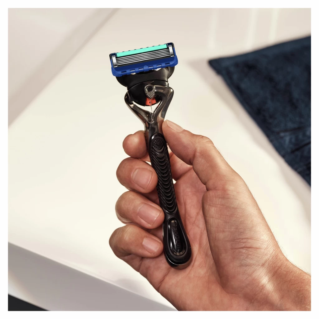 Gillette® ProGlide Flexball Rasierer 7 Gillette® ProGlide Flexball Rasierer – Bild 5