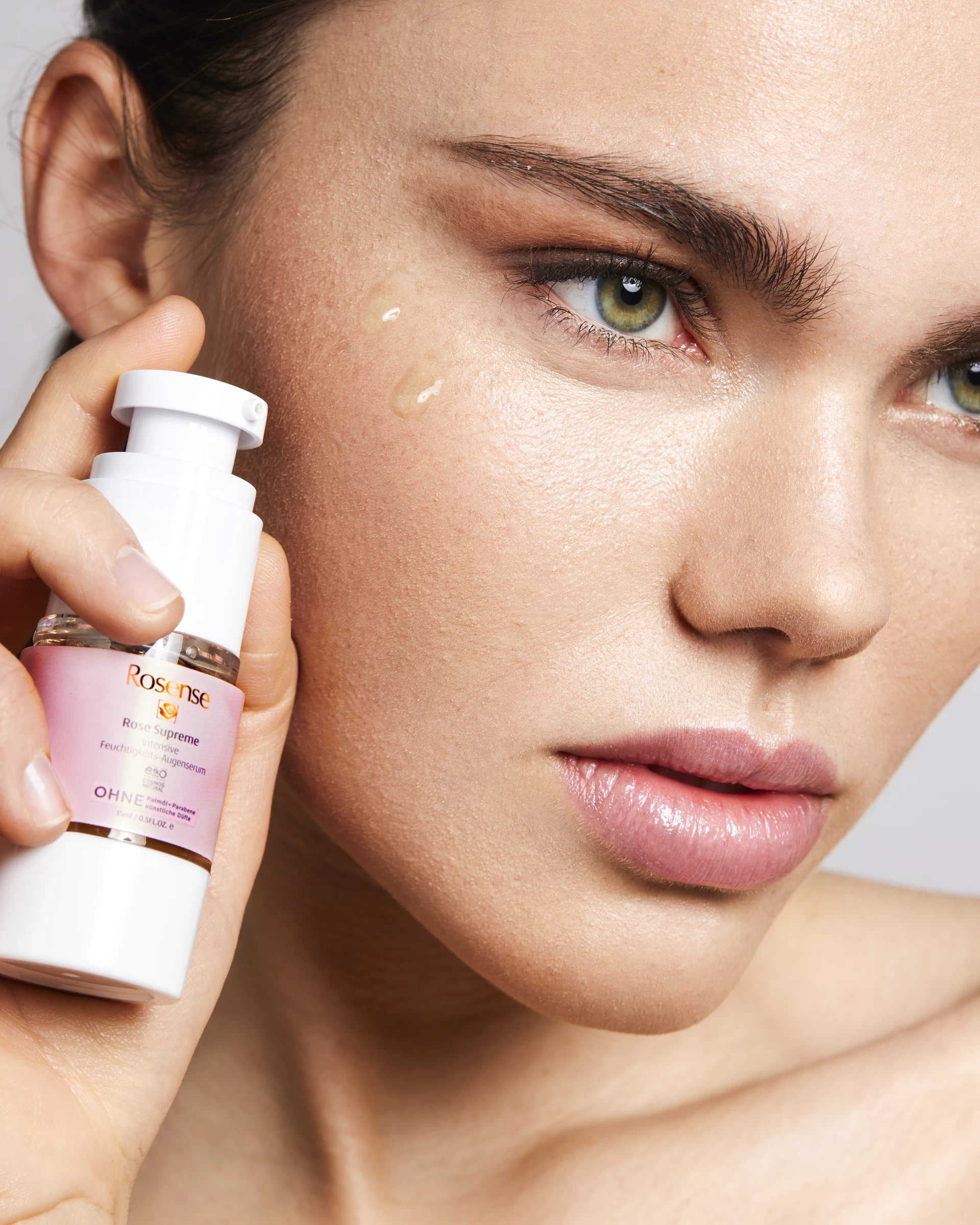 Rose Supcreme Intensive Feuchtigkeits-Augenserum 8 Rose Supcreme Intensive Feuchtigkeits-Augenserum – Bild 6